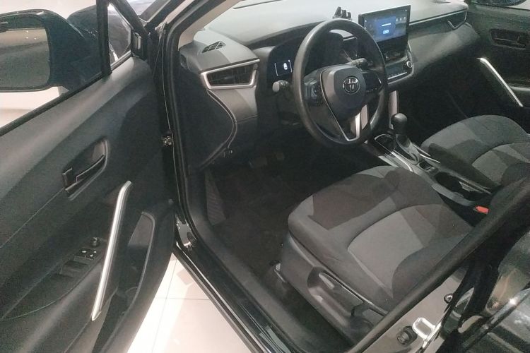 丰田 锋兰达 2023款 2.0L CVT精英版中控内饰7003