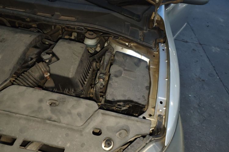 丰田 卡罗拉 2012款 炫装版 1.8L CVT GL-i局部细节9006