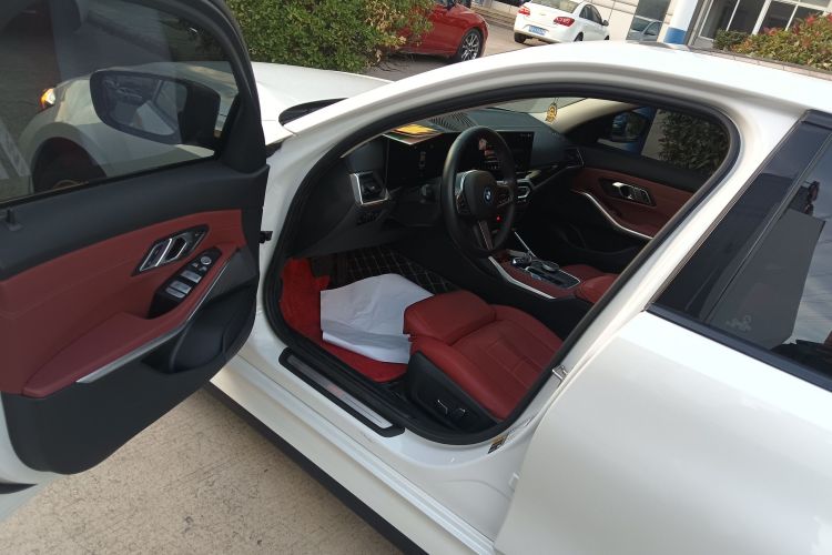 宝马i3 2024款 eDrive 40 L 曜夜套装中控内饰20