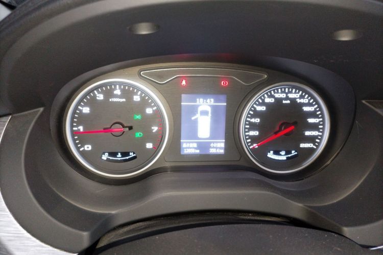 江淮瑞风 瑞风M3 2022款 1.5T 7座标准版中控内饰14