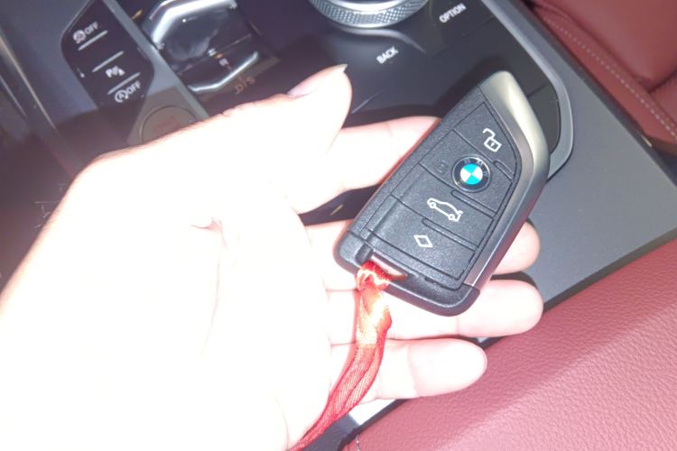 宝马3系 2025款 325i M运动套装中控内饰11