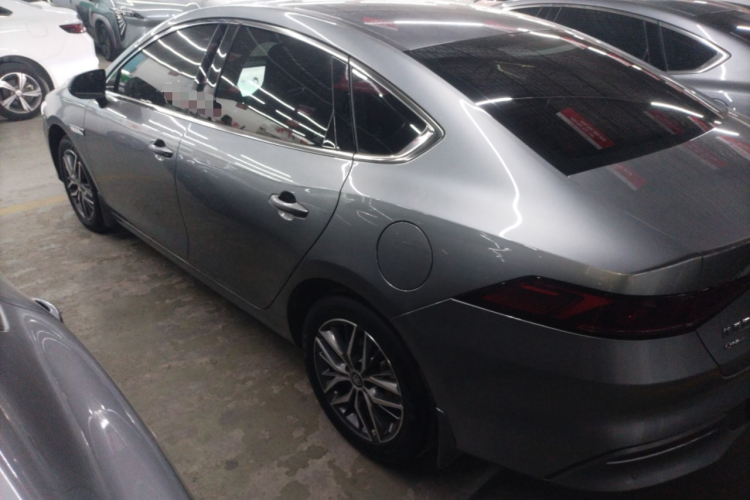 比亚迪 秦PLUS 2021款 DM-i 120KM 旗舰型车身外观6003