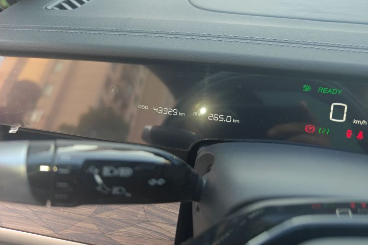 哪吒汽车 哪吒S 2023款 纯电 520km 后驱版中控内饰15