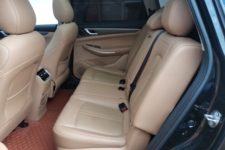 蓝电E5 2023款 1.5L DE-i 100KM臻享型 7座中控内饰7004