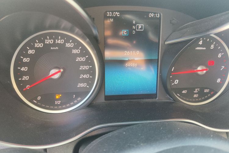 奔驰C级 2019款 C 180 L 时尚型运动版中控内饰15