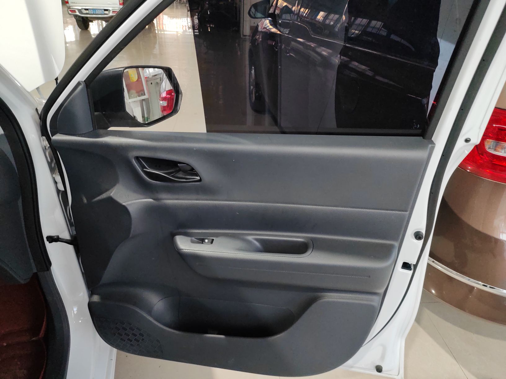 五菱汽车 五菱宏光新能源 2024款 纯电版 300KM 标准型