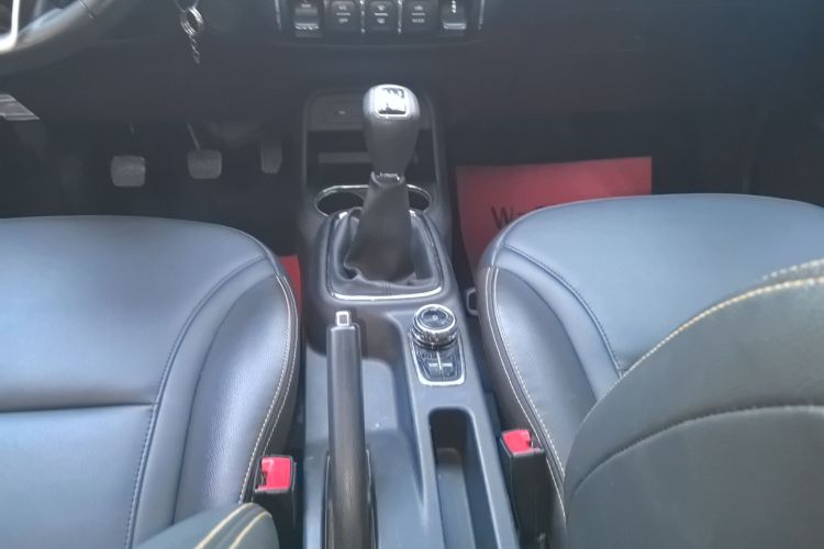 东风风神AX4 2017款 1.6L 手动潮尚型中控内饰18