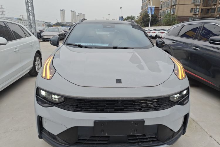 领克01 2023款 1.5TD EM-F 晨曦车身外观2