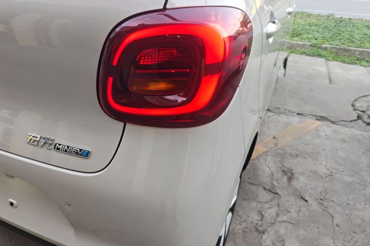 五菱汽车 宏光MINIEV 2025款 四门版 进阶款车身外观9