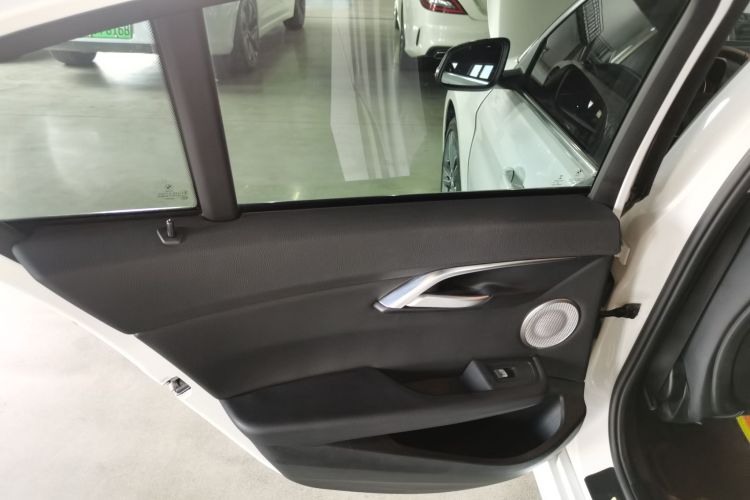 宝马1系 2021款 改款 120i M运动版中控内饰7008