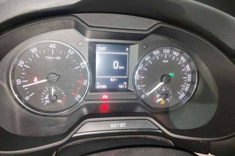 斯柯达 明锐 2016款 1.6L 自动智行版中控内饰14