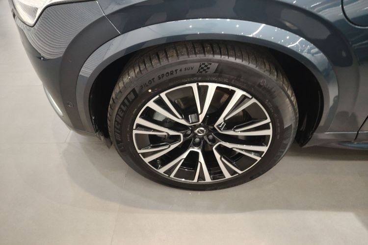 沃尔沃XC90新能源 2025款 T8 智尊豪华版 7座车身外观6007