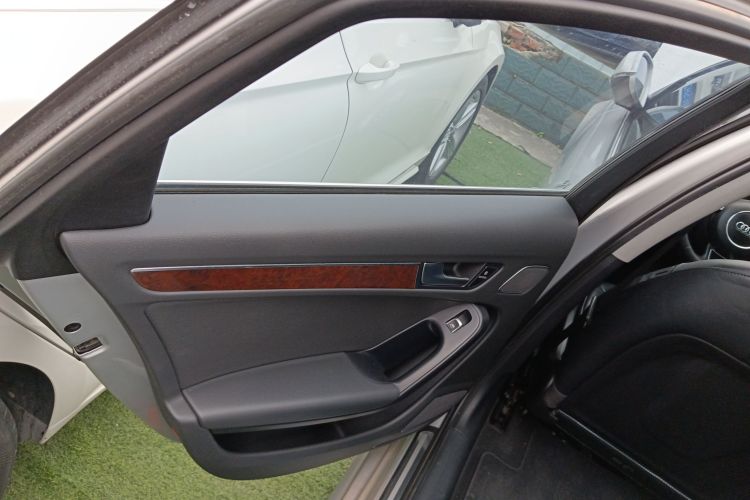 奥迪A4L 2015款 35 TFSI 自动舒适型中控内饰49