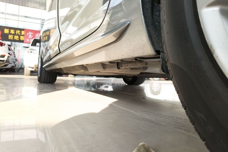 奥迪A4L 2017款 40 TFSI 时尚型局部细节9002