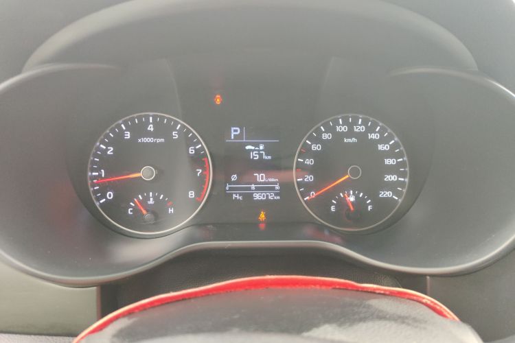 起亚K2 2017款 三厢 1.4L AT GLS中控内饰14