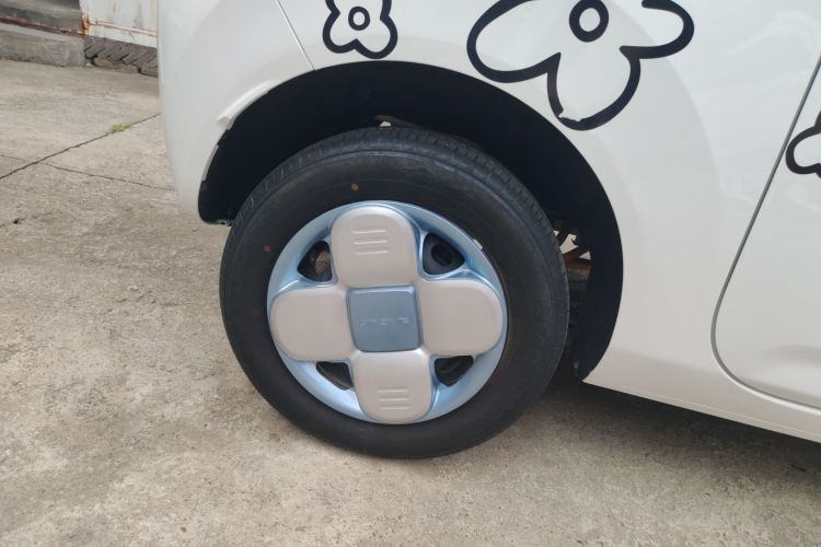 吉利银河 2023款 熊猫mini 120km 超萌熊车身外观6008