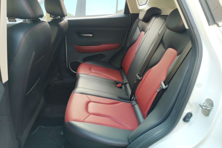 哈弗H2s 2017款 红标 1.5T 双离合精英型中控内饰7004