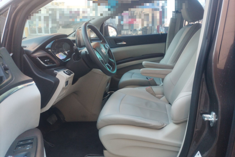 别克GL8 2023款 陆上公务舱 舒适型中控内饰19