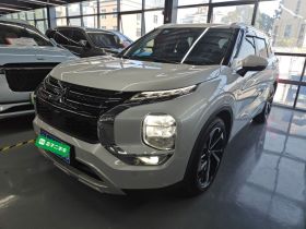 三菱 欧蓝德 2023款 1.5T CVT四驱尊耀版 7座