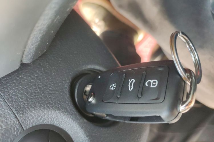 大众 朗行 2013款 1.6L 自动风尚型中控内饰11