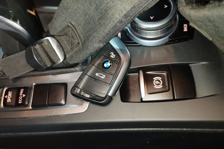 宝马1系 2021款 改款 120i M运动版中控内饰7001