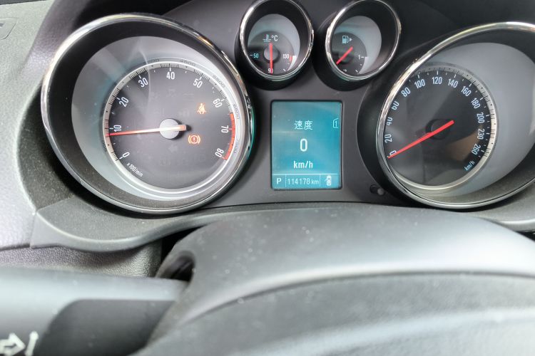 别克 君威 2015款 1.6T 领先技术型中控内饰15