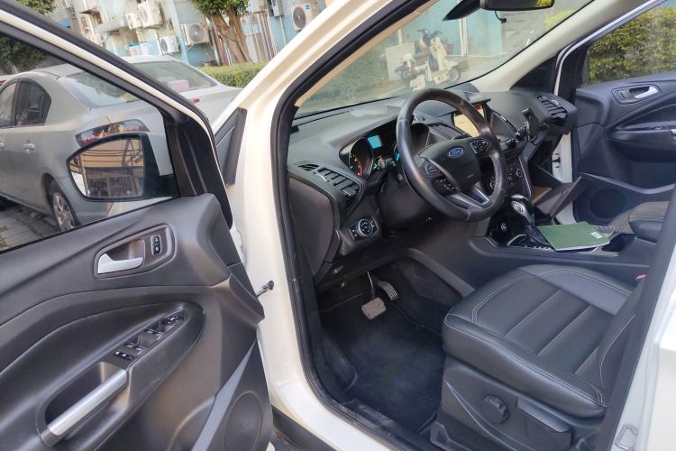 福特 翼虎 2019款 EcoBoost 180 两驱铂翼型 国VI中控内饰7003