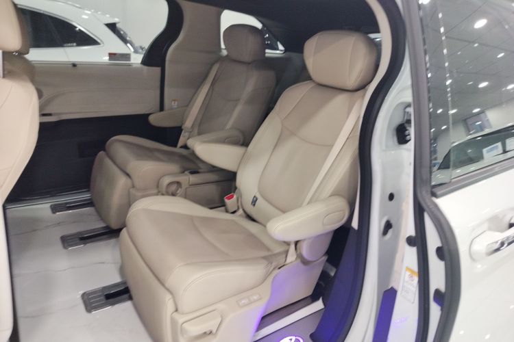 丰田 赛那SIENNA 2021款 2.5L混动 豪华版中控内饰7004