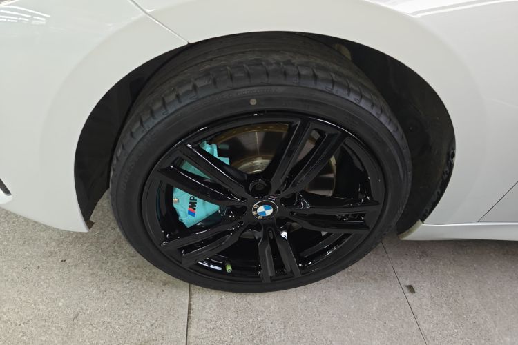 宝马1系 2023款 125i M运动曜夜版车身外观6007