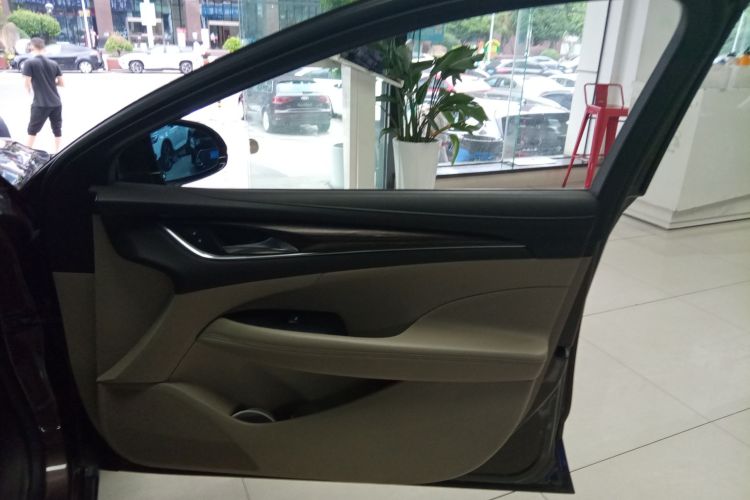 别克 君越 2016款 改款 20T 领先型中控内饰7005