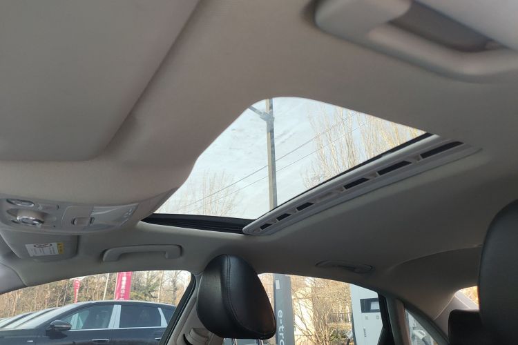 奥迪A4L 2015款 45 TFSI quattro个性运动型中控内饰22