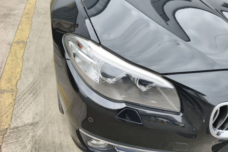 宝马5系 2017款 528Li 豪华设计套装车身外观8