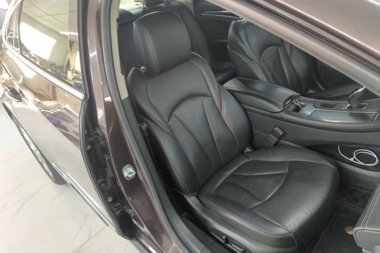 别克 君越 2018款 20T 精英型局部细节41