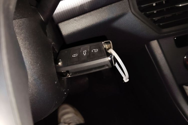 大众 宝来 2023款 200TSI DSG畅行版中控内饰11