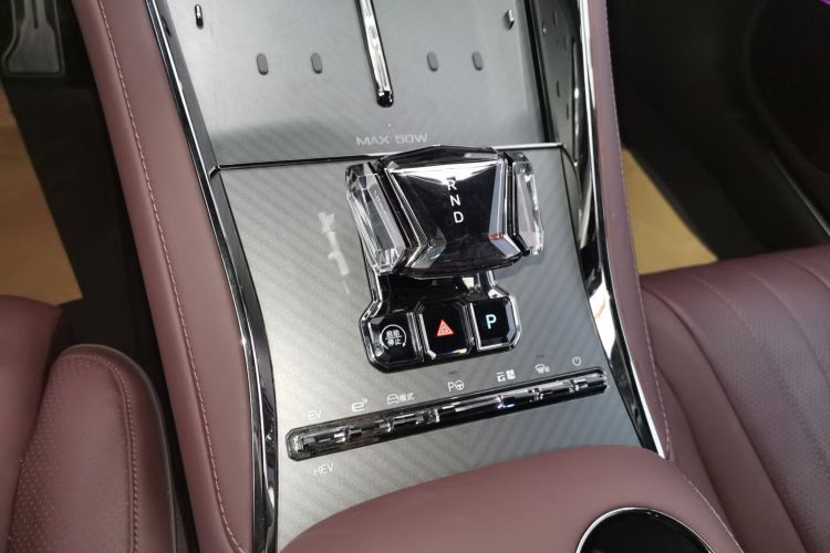 腾势Z9GT 2024款 1100四驱Ultra版中控内饰18