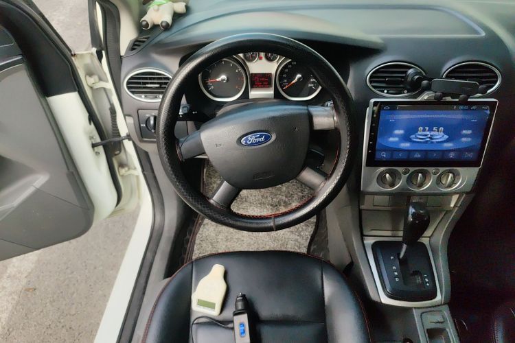 福特 福克斯 2013款 两厢经典 1.8L 自动基本型局部细节13