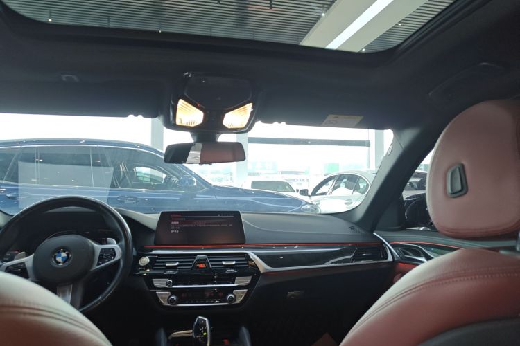 宝马5系 2020款 530Li 领先型 M运动套装中控内饰22