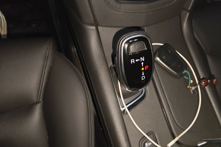 凯迪拉克XT5 2018款 28E 四驱技术型中控内饰18