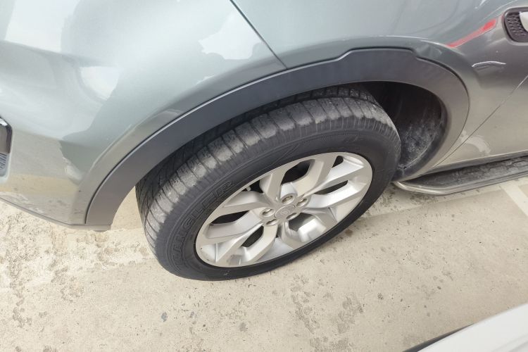 路虎 发现神行 2016款 2.0T HSE车身外观6007