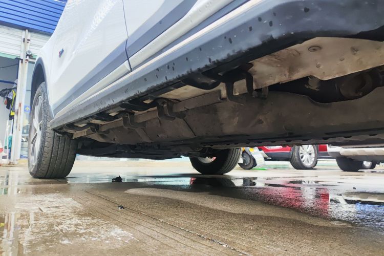 吉利汽车 博越 2020款 1.8TD DCT两驱智联型4G互联版机舱底盘30