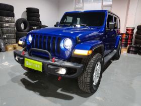 Jeep 牧马人 2018款 2.0T Sahara 四门版