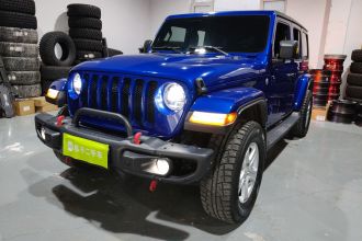 Jeep 牧马人 2018款 2.0T Sahara 四门版