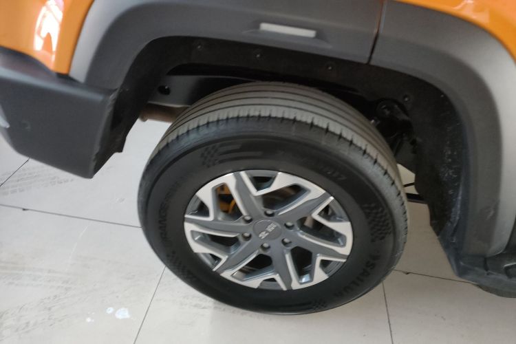 北京越野 北京BJ40 2024款 2.0T 全新城市猎人版 侠客型车身外观6008