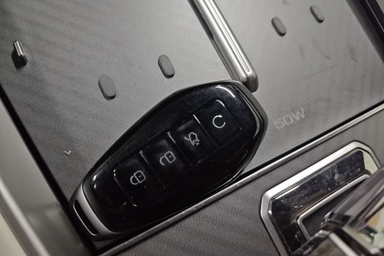 腾势Z9GT 2024款 1100四驱Ultra版中控内饰11