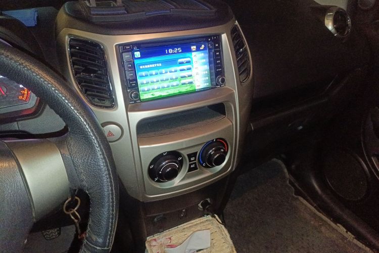 长城M4 2012款 1.5L 手动舒适型中控内饰16