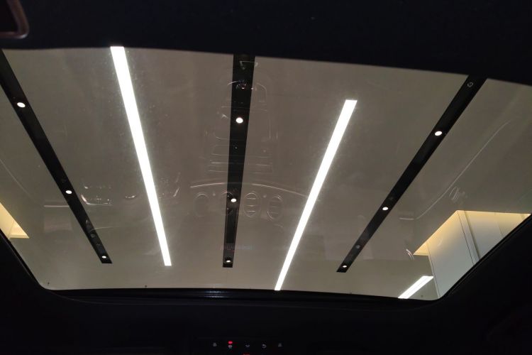 奔驰E级 2021款 改款 E 300 L 运动时尚型中控内饰22