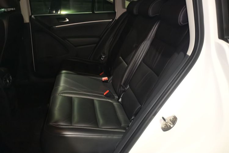 大众 途观 2017款 300TSI 自动两驱丝绸之路舒适版中控内饰7004