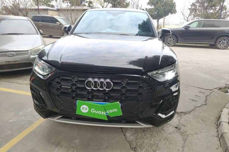 奥迪Q5L 2024款 40 TFSI 豪华动感型车身外观2