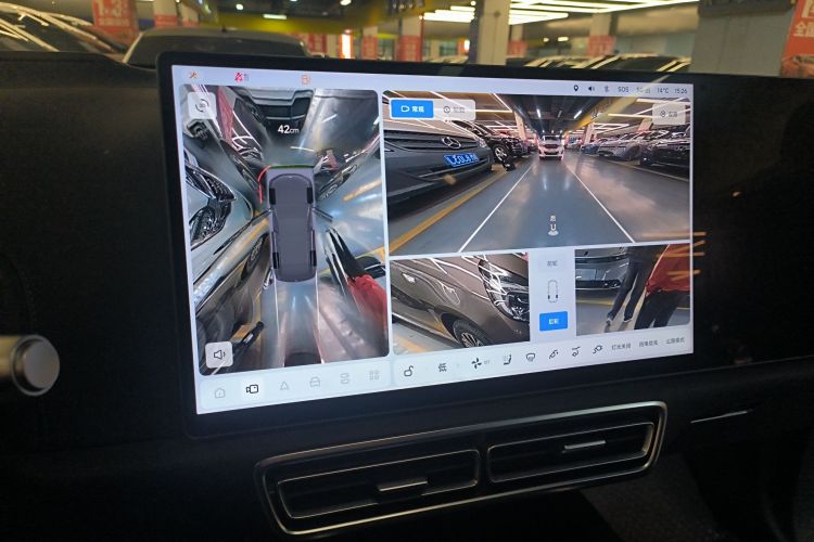 理想汽车 理想L8 2024款 Pro中控内饰16