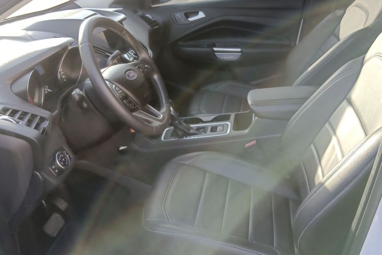 福特 翼虎 2018款 EcoBoost 180 两驱铂翼型局部细节19